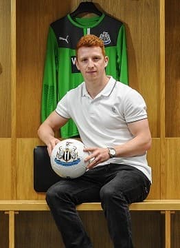 Jack Colback Signs with Newcastle United