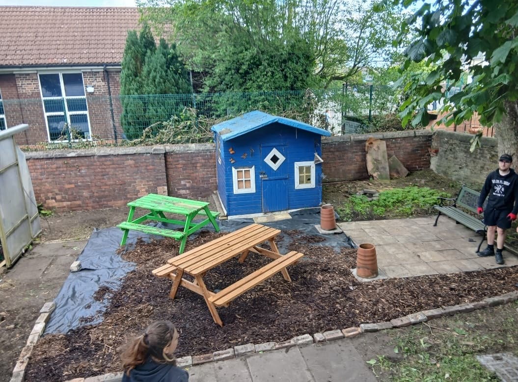 King’s Trust Students Create Community Garden for Glenroyd House