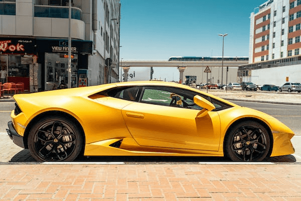 Exploring Dubai in Style: Luxury Car Rentals for Every Occasion