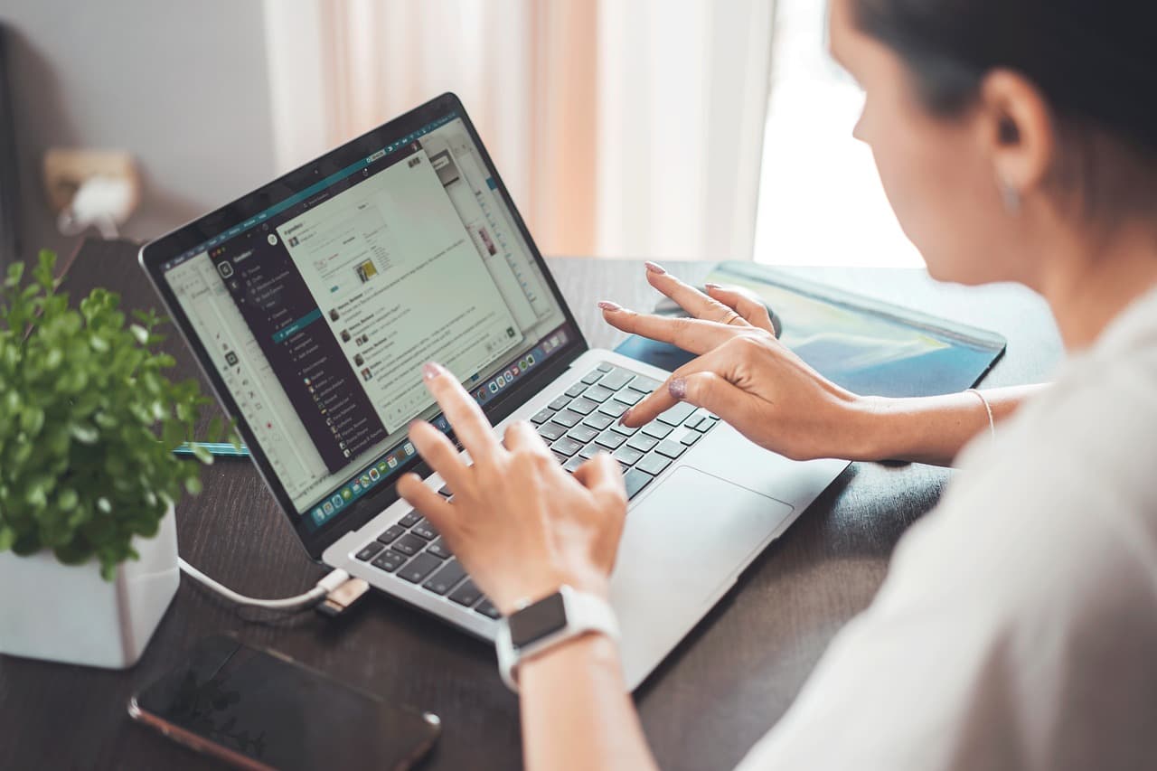 How Online Business Courses Can Propel Your Business Forward