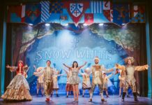 Snow White at The Watling Spaces – The Roxy Pantomime Review Snow White at The Watling Spaces – The Roxy Pantomime Review