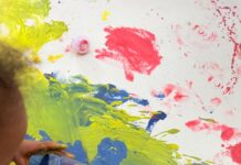 Little Hands, Big Learning: Why Early Years Thrive Beyond Screens No flashing lights. No push-button rewards. Just hands, imagination, and open-ended materials.