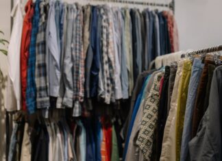 How buying second-hand reduces fashion waste How buying second-hand reduces fashion waste